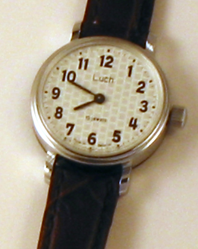 LUCH Wind Up Watch (15 Jewels)