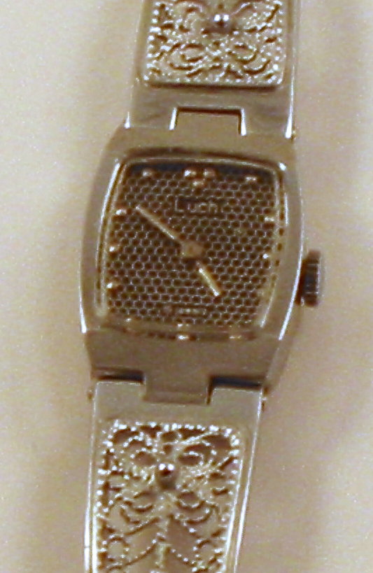 LUCH Wind Up Watch (15 Jewels)